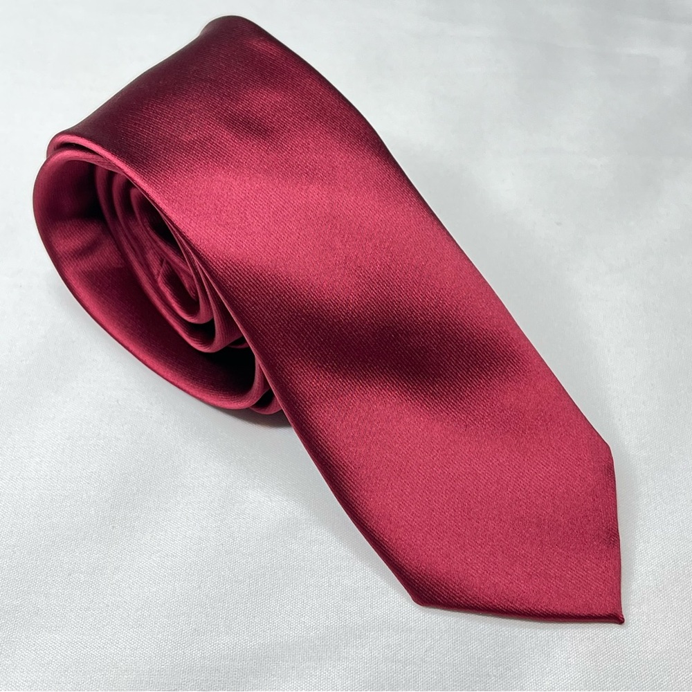 Alexander Logan Solid Burgundy/Maroon Color Men's Necktie.